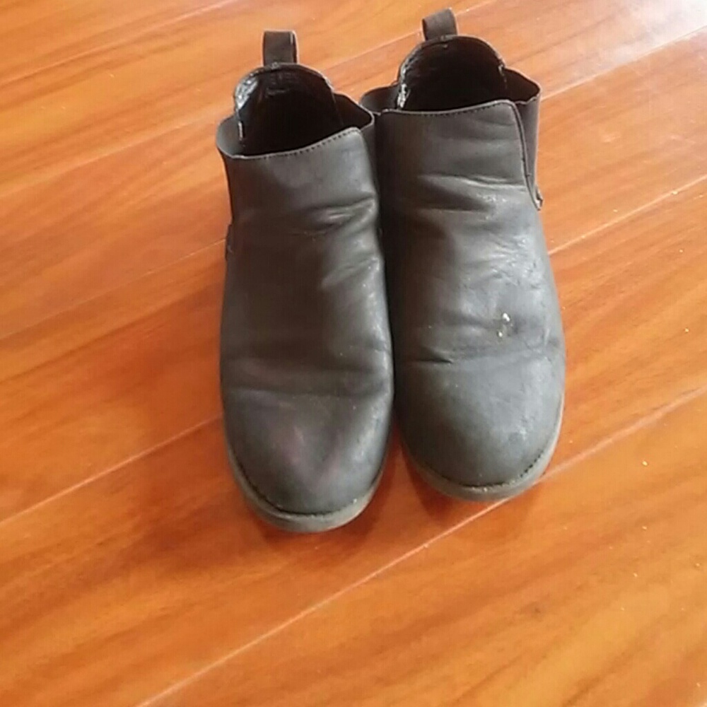 Black boots